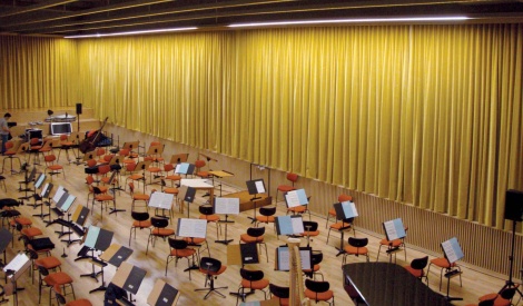 A függönyök tűzveszélyesek, de létezik lángálló változat is!