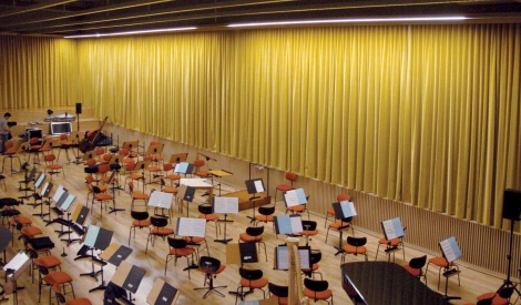 A függönyök tűzveszélyesek, de létezik lángálló változat is!